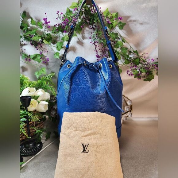 Authentic Louis Vuitton Epi Noe Blue Bucket Bag with Dust Bag Blue Good Conditio - Picture 3 of 15